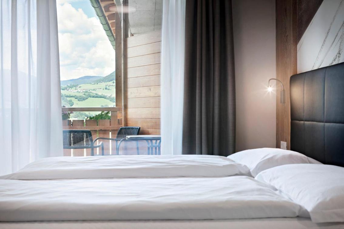 Deluxe Room,1114183905:JPEG